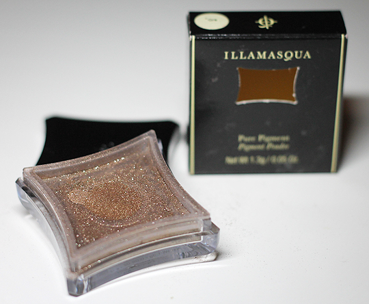 Illamasqua Pure Pigments in "Ore"