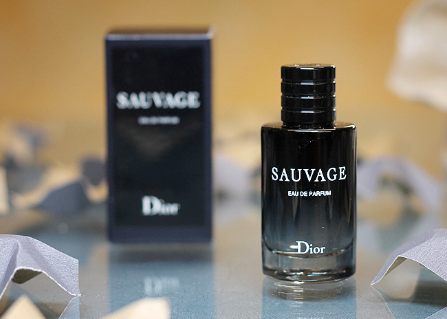 [Dior] Sauvage Eau de Parfum - Holly Jolly Christmas Bag 2020 