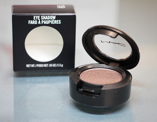 [MAC] Eye Shadow in "Satin Taupe Frost"